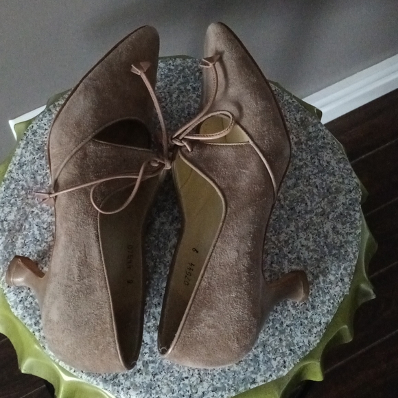 Kenneth Cole suede Mary Janes - Picture 5 of 9